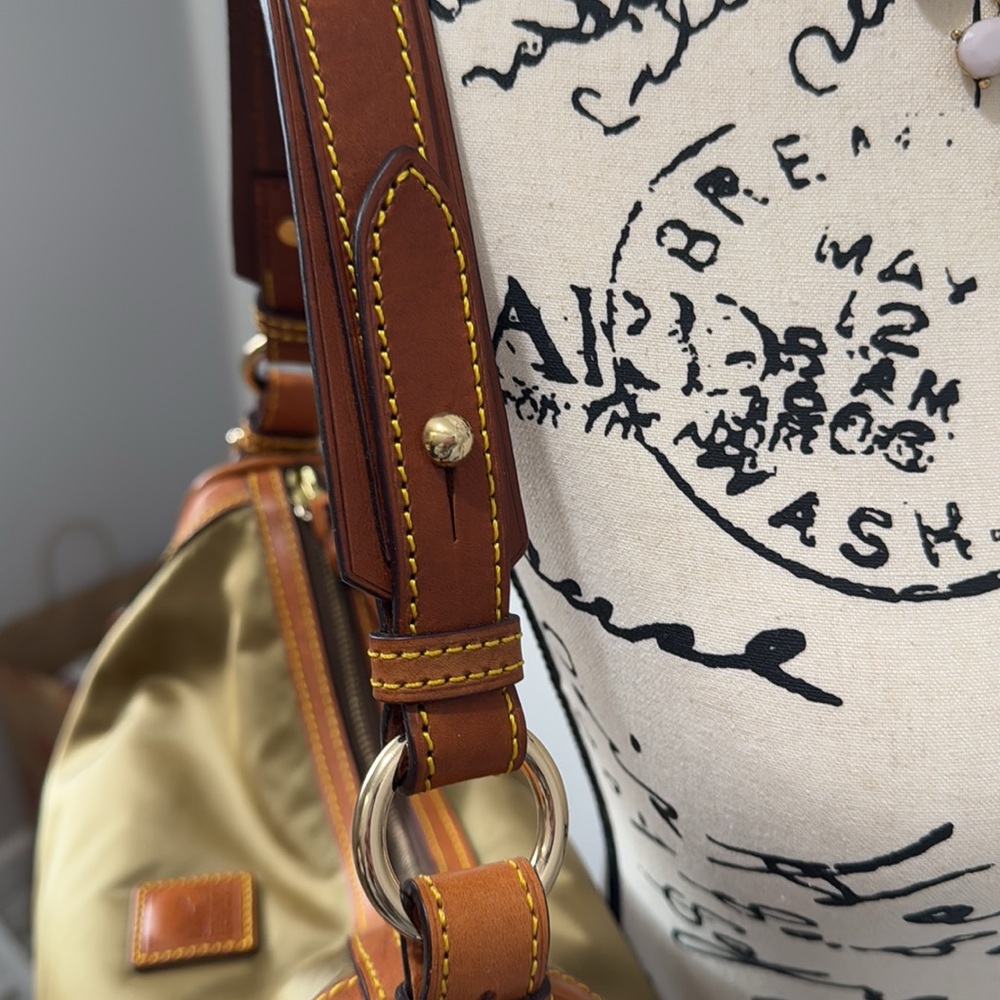 Dooney & Bourke Hobo - Picture 5 of 14